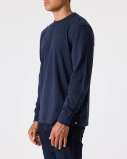 Weekend Offender Freetown Long Sleeve T-Shirt Navy -Fashion sportswear AW22 07 FREETOWN NAVY MODEL 1994