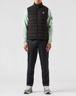 Weekend Offender Gacha Padded Gilet Black -Fashion sportswear JKAW2306 GACHA BLACK 0677 MODEL
