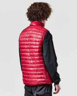 Weekend Offender Scardina Packable Gilet Scarlet Red -Fashion sportswear JKAW2321 SCARDINA SCARLET 1524 MODEL