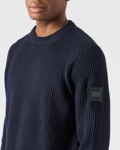 Weekend Offender Couto Knitted Sweater Navy -Fashion sportswear KWAW2307 COUTO NAVY 0043 MODEL