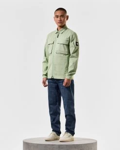 Weekend Offender Formella Over-Shirt Pale Moss Green -Fashion sportswear OSSS2402 FORMELLA PALE MOSS 4062 MODEL