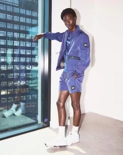 Weekend Offender Zingaro Lightweight Jacket Cognac Brown -Fashion sportswear OSSS2403 ZINGARO BRIGHT NAVY 4283 MODEL crop sm 8c50f394 c19a 4416 a741 35e814f0cbd1