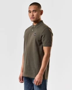 Weekend Offender Caneiros Polo Shirt Castle Green -Fashion sportswear POSS2401 CANEIROS CASTLE GREEN 3976 MODEL