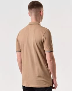 Weekend Offender Sakai Polo Shirt Cognac Brown 10 Weekend Offender Sakai Polo Shirt Cognac Brown -Fashion sportswear POSS2406 SAKAI COGNAC 6294 MODEL