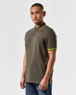 Weekend Offender Levanto Polo Shirt Castle Green/Limeish Green -Fashion sportswear POSS2408 LEVANTO CASTLE GREEN LIMEISH 3959 MODEL