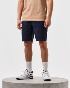 Weekend Offender Ivan Chino Shorts Navy -Fashion sportswear STSS23 IVAN NAVY 5448 MODEL