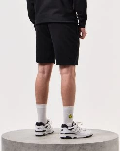 Weekend Offender Hawkins Jogger Shorts Black 10 Weekend Offender Hawkins Jogger Shorts Black -Fashion sportswear STSS2401 HAWKINS BLACK 6349 MODEL