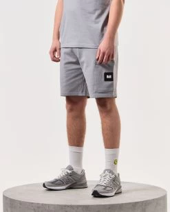 Weekend Offender Hawkins Jogger Shorts Smokey Grey -Fashion sportswear STSS2401 HAWKINS SMOKEY 5998 MODEL