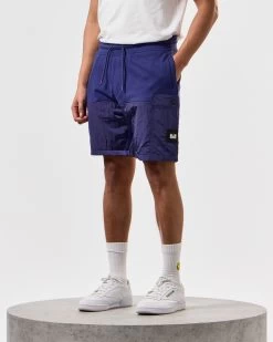 Weekend Offender Azeez Parachute Pocket Shorts Bright Navy -Fashion sportswear STSS2420 AZEEZ BRIGHT NAVY 4302 MODEL