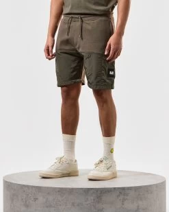 Weekend Offender Azeez Parachute Pocket Shorts Castle Green -Fashion sportswear STSS2420 AZEEZ CASTLE GREEN 3805 MODEL