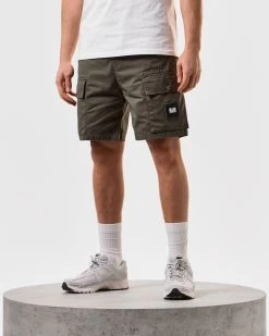 Weekend Offender Scopello Cargo Shorts Castle Green -Fashion sportswear STSS2425 SCOPELLO CASTLE GREEN 4781 MODEL