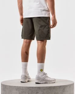 Weekend Offender Scopello Cargo Shorts Castle Green -Fashion sportswear STSS2425 SCOPELLO CASTLE GREEN 4782 MODEL