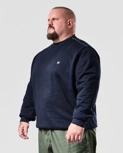 Weekend Offender Vega Sweatshirt Navy/House Check - Plus Size -Fashion sportswear SWAW2302 VEGA NAVY 1105 MODEL