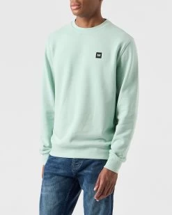 Weekend Offender Ferrer Sweatshirt Mint Tea Green -Fashion sportswear SWAW2309 FERRER MINT TEA 0027 MODEL
