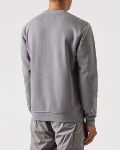 Weekend Offender Avery Sweatshirt Light Grey 9 Weekend Offender Avery Sweatshirt Light Grey -Fashion sportswear SWAW2317 AVERY LIGHT GREY 0304 MODEL