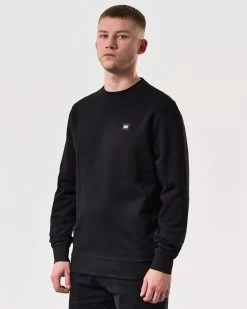 Weekend Offender Ferrer Sweatshirt Black -Fashion sportswear SWSS2402 FERRER BLACK 6344 MODEL
