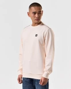 Weekend Offender Vega Sweatshirt Alabaster -Fashion sportswear SWSS2404 VEGA ALABASTER 4546 MODEL