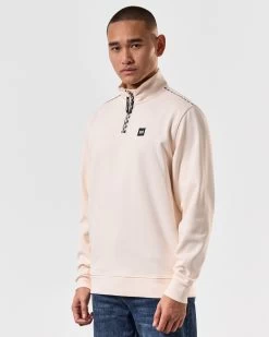 Weekend Offender Matisa Quarter Zip Sweatshirt Alabaster -Fashion sportswear SWSS2405 MATISA ALABASTER 4554 MODEL