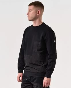 Weekend Offender Sirenko Pocket Sweatshirt Black -Fashion sportswear SWSS2410 SIRENKO BLACK 6429 MODEL