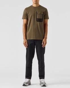 Weekend Offender Lens Mesh Pocket T-Shirt Dark Green -Fashion sportswear TSAW2311 LENS DARK GREEN 0689 MODEL