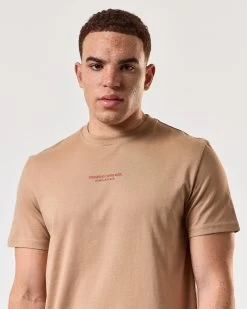 Weekend Offender Millergrove T-Shirt Cognac Brown/Pure Orange -Fashion sportswear TSSS2402 MILLERGROVE COGNAC 4939 MODEL