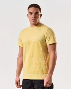 Weekend Offender Ryan T-Shirt Butter Yellow -Fashion sportswear TSSS2417 RYAN BUTTER 5225 MODEL