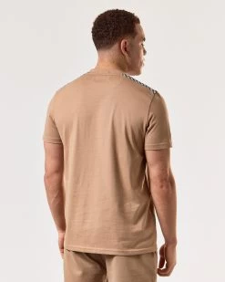 Weekend Offender Diaz T-Shirt Cognac Brown -Fashion sportswear TSSS2420 DIAZ COGNAC 4971 MODEL