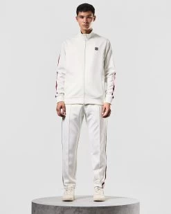 Weekend Offender Djoko Taped Track Pants Winter White 11 Weekend Offender Djoko Taped Track Pants Winter White -Fashion sportswear TTAW2304 PAWSA WINTER WHITE 1208 MODEL1 4c57c3de 385f 428a 8f5a e2aed6dbdd33