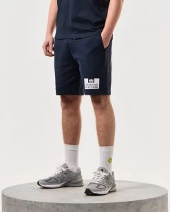 Weekend Offender Action Classic Shorts Navy -Fashion sportswear WOST370 ACTION NAVY 6047 MODEL e28a4f05 203f 4f6d 91dd 8e253ab04a4b