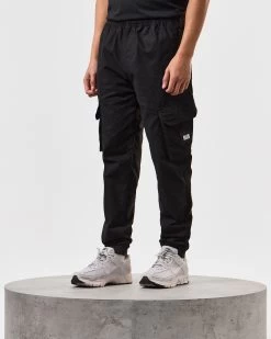 Weekend Offender Pianemo Cargo Pants Black -Fashion sportswear WPAW2201 PIANEMO BLACK 4037 MODEL
