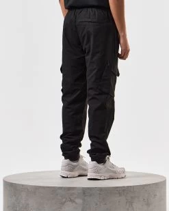 Weekend Offender Pianemo Cargo Pants Black -Fashion sportswear WPAW2201 PIANEMO BLACK 4038 MODEL